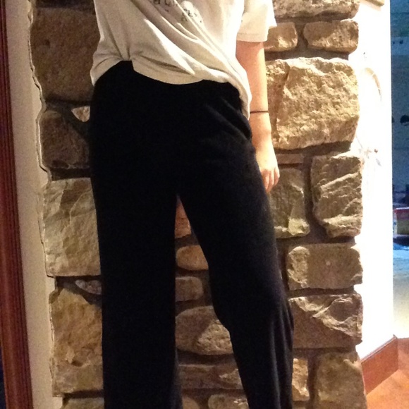 Black velvet sweat pants - Picture 2 of 3